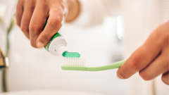 El ingrediente m�s importante en una pasta de dientes es el fl�or.