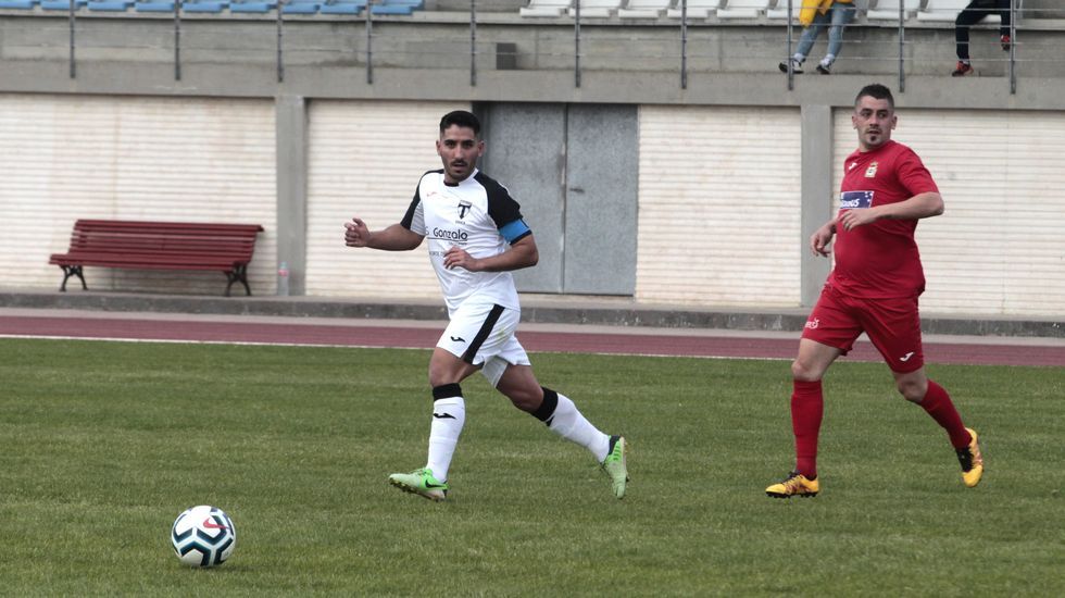 Despoblaci�n y demograf�a, uno de los retos de futuro en Galicia. En la imagen un vecino de Piornedo, Cervantes