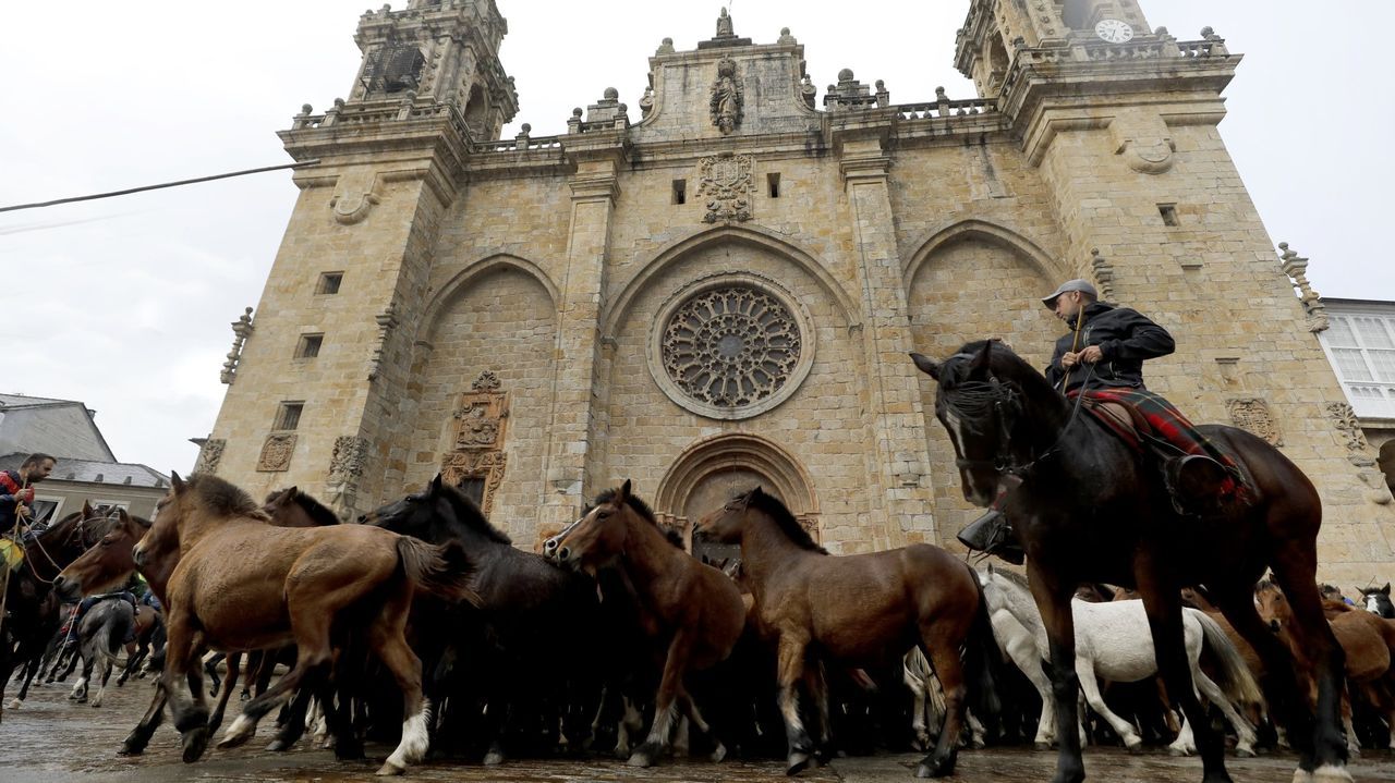 Bembrive.Nueva imagen de O Cebreiro tras la colocacin del nuevo pavimento
