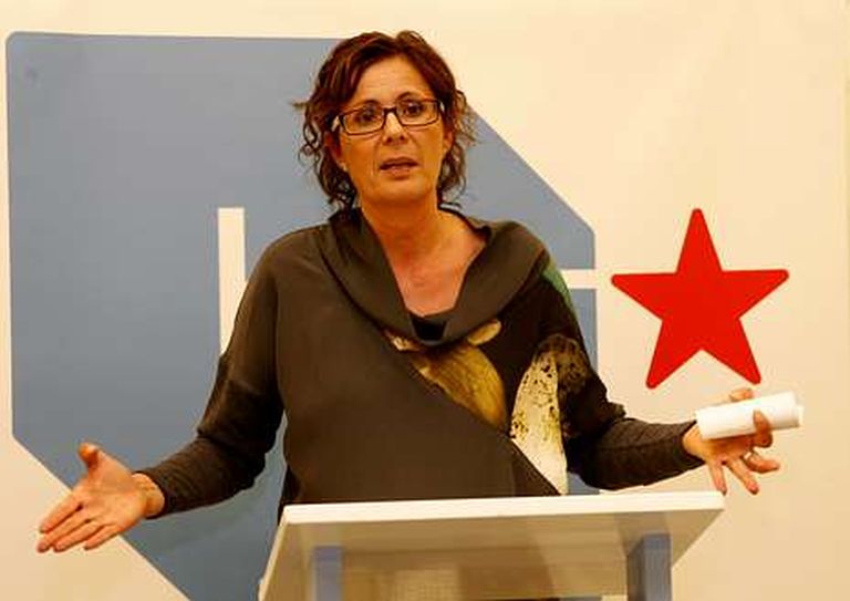 Carme Adán é diputada no Parlamento autonómico.