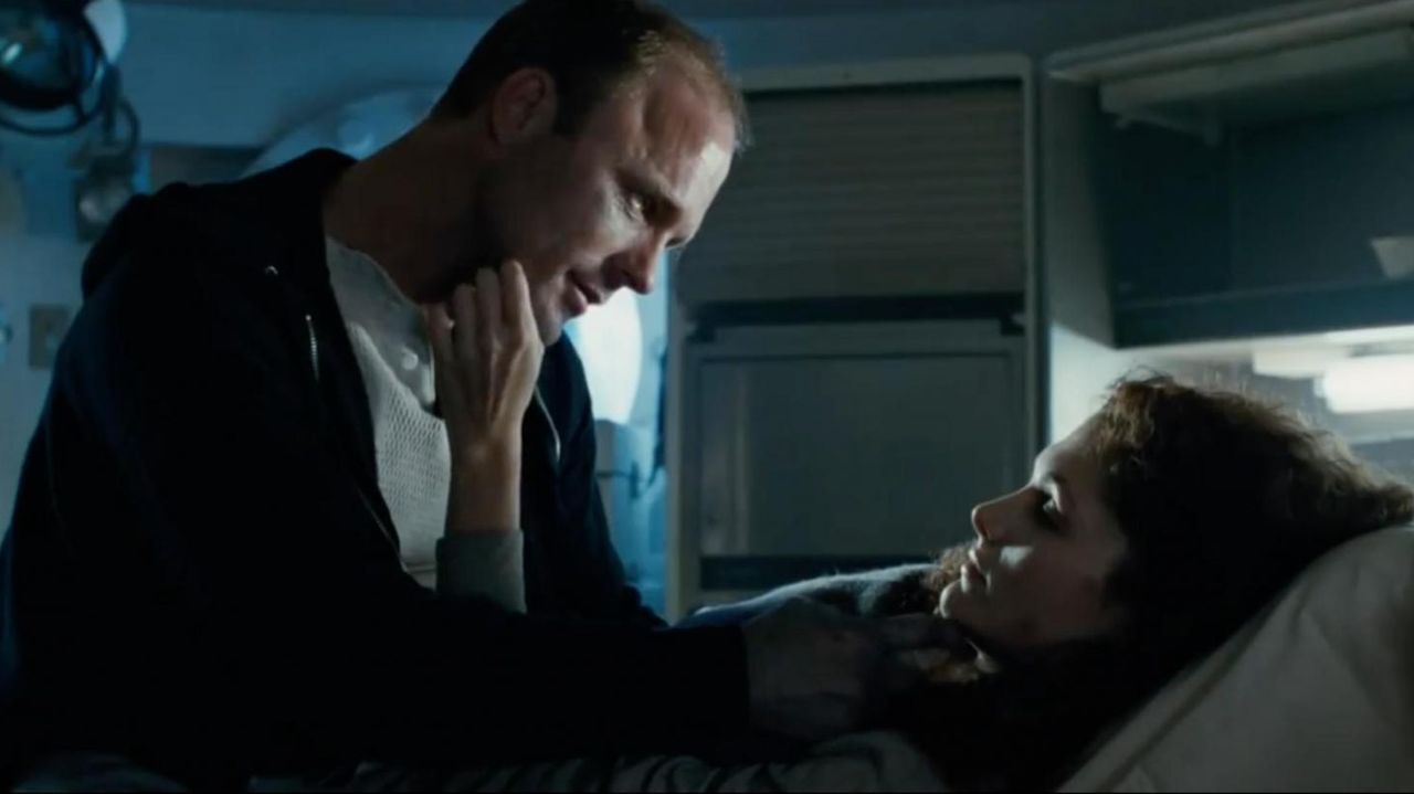 <strong>Ed Harris y Mary Elizabeth Mastrantonio en una secuencia de �Abbys�</strong>