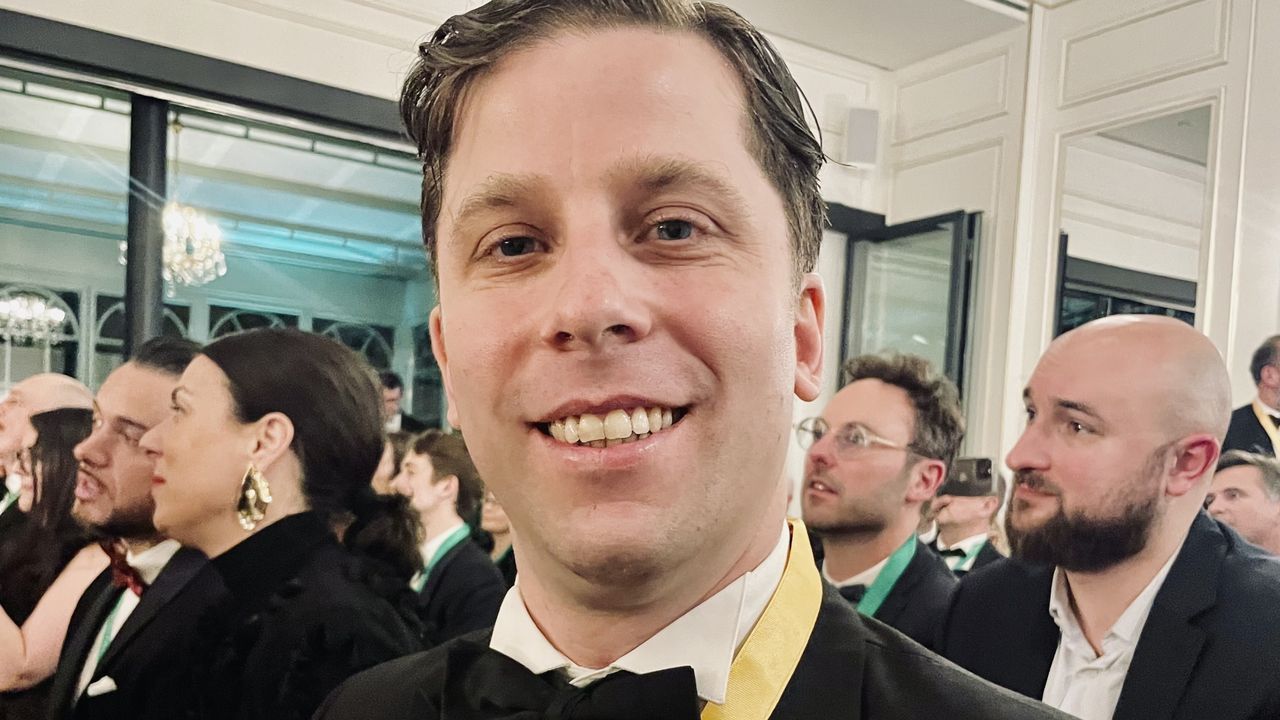 Siete d�cadas de Telev�s.Carlos Taboada, oficial de la orden del Champ�n y sumiller del prestigioso hotel Santo Mauro de Madrid