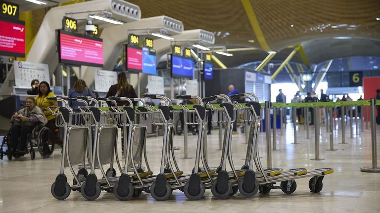 Posibles retrasos o problemas con los equipajes en doce aeropuertos por huelga del personal de tierra