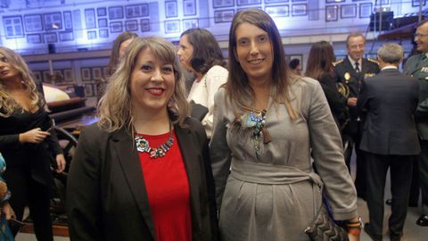 Carmen Santos, diputada del Grupo Común da Esquerda, y María Vilas, de Ciudadanos