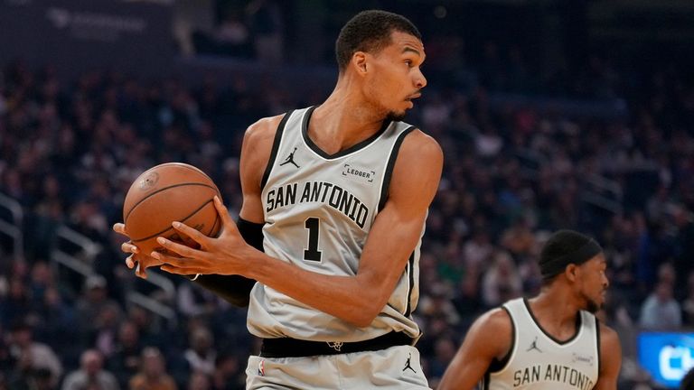 Wembanyama consolida su crecimiento con el premio al Defensor del Año en la NBA