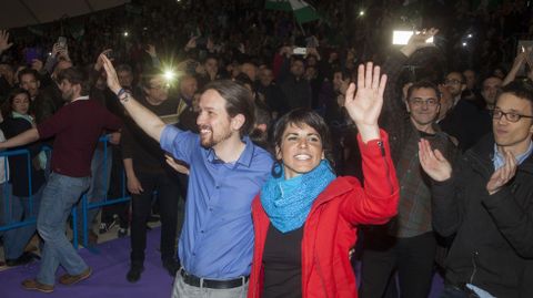 La candidata de Podemos con Pablo Iglesias en su mitin en Dos Hermanas