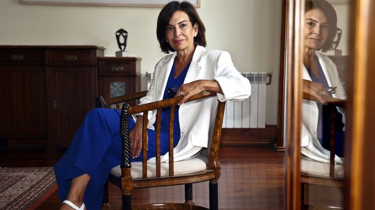 La <span lang="gl">Valedora do Cidadán</span> de Vigo, Dolores Galovart, herida grave en un accidente en la AP-9