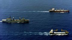 El Patio durante la escolta de dos buques con ayuda humanitaria a Somalia
