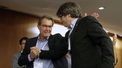 Los expresidentes catalanes Artur Mas y Carles Puigdemont, en el 2017.