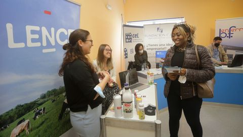 Compañías y demandantes de empleo participaron en la feria