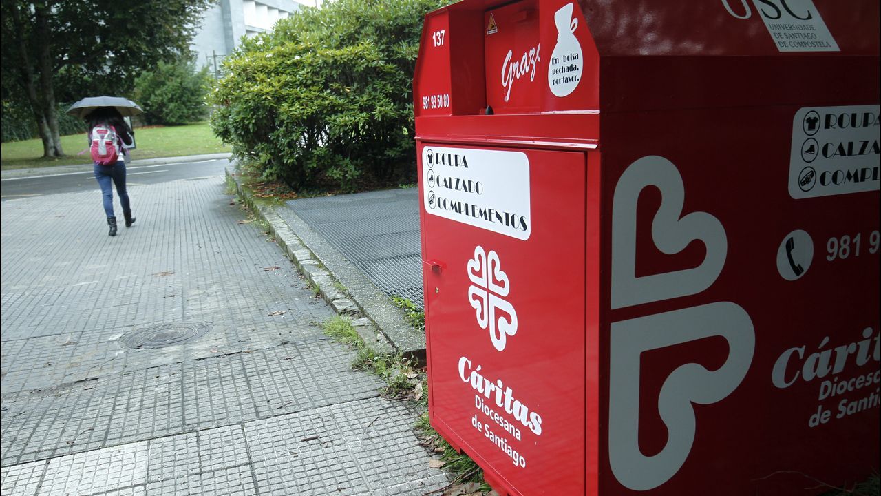 Recolector Ropa Cáritas instala colectores de recogida de ropa en los campus de Santiago