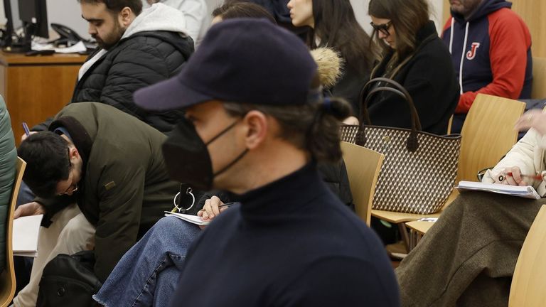 Prisión para el vigués acusado del alijo de cocaína del Simione por su implicación en un narcotúnel en Ceuta y el medio millón decomisado en su trastero