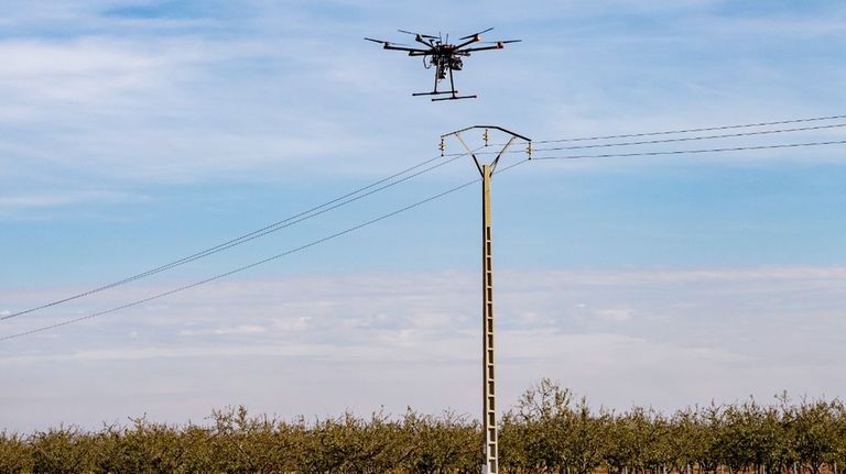 UFD, a la vanguardia europea en el uso de drones para la inspección de líneas eléctricas