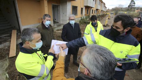 Los tcnicos explicaron a representantes de los vecinos los pormenores del inicio de las obras.