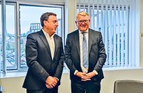 Valent�n Gonz�lez con el comisario de Empleo, Asuntos Sociales e Inclusi�n Nicolas Schmit