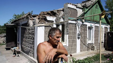 La casa de un ucraniano de la zona de Donetsk, destruida por los combates entre fuerzas ucranianas y separatistas prorrusos