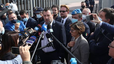 A su salida del tribunal, Salvini consideró que se trataba de un «proceso político organizado por la izquierda». 