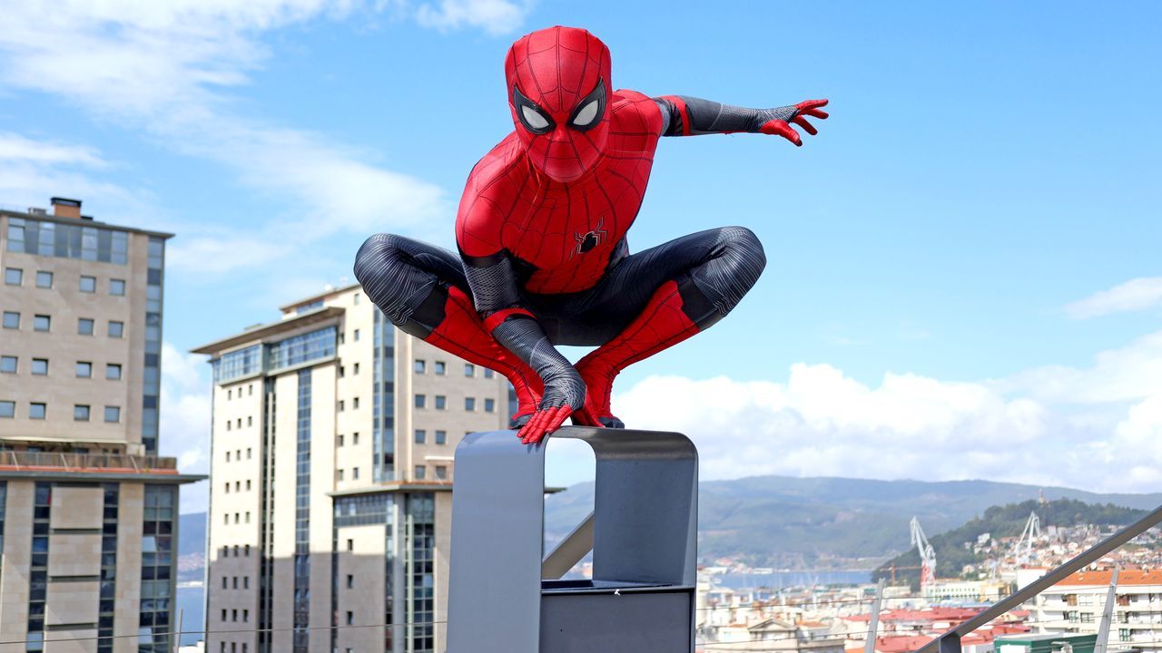El Spiderman m�s solidario vive en Vigo.Manolo Alc�ntara actuar� en el programa Tarde e Tardi�a