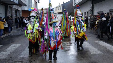 Mascarada ibrica.Cerca de 40 grupos y 800 personas participaron en la mascarada ibrica de Viana do Bolo