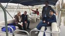Joana Gómez, Vicente Solarat, Álvaro Fernández y Raúl Yáñez probaron el catamarán por el Sil