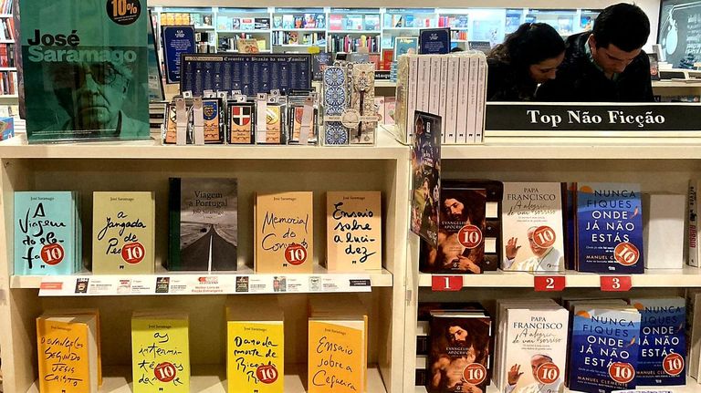 Portugal se plantea cancelar a José Saramago en los colegios