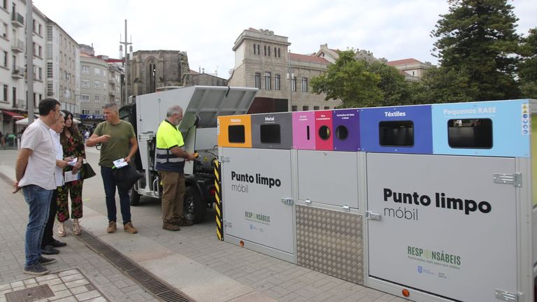 La ciudad de Pontevedra contará desde el lunes con un punto limpio móvil que visitará diez zonas