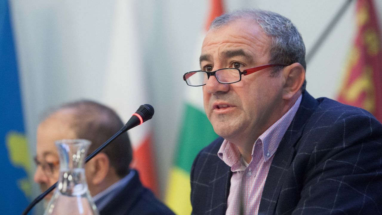 Arranca la imprenta de Gutenberg de Lugo.Ruedas de un tractor, en una imagen de archivo