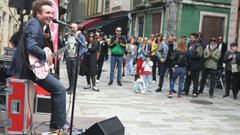 Adrián Costa domina el Ágora Vermú con su blues en Vilagarcía