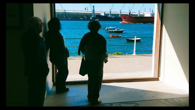 Visitantes en el Espacio Portus de Avilés
