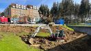 Mquinas trabajando en la zona en la que se produjo la rotura de la tubera de gas en A Barcala