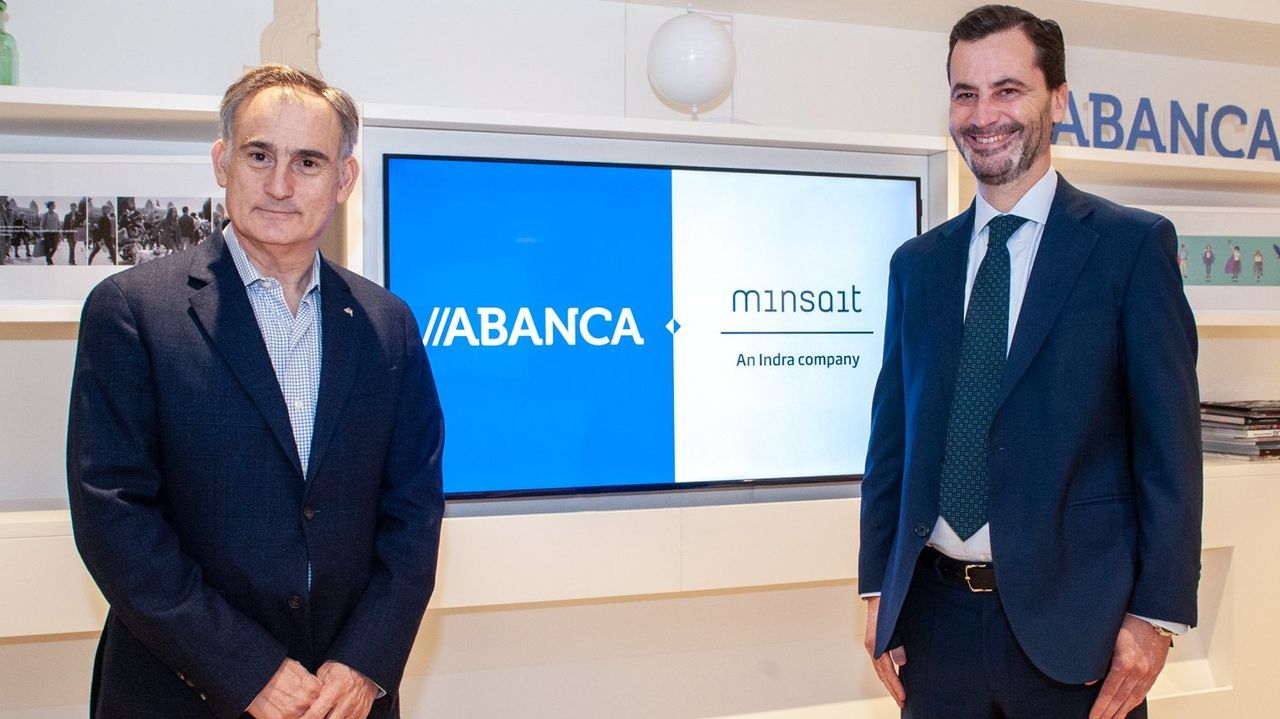 Tiendas que cuidan su escaparate f�sico y virtual.Instalaciones de Troulo en R�bade