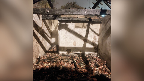 Estado de la casa okupada de Moaña, tras arder por completo