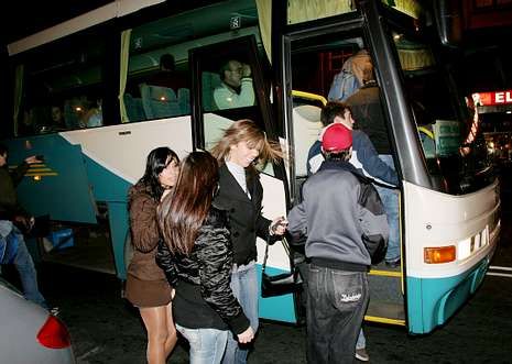 El autob�s partir� los s�bados de Monforte y Lugo. 