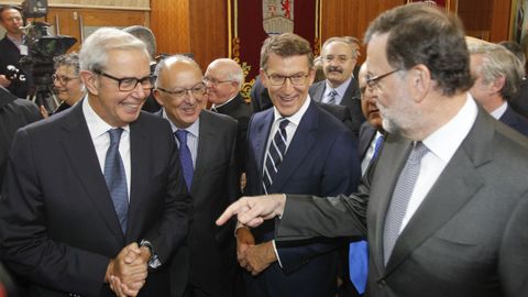 Tourio, Laxe y Feijoo, charlando con Mariano Rajoy, en imagen de archivo de una anterior toma de posesin.