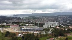 Vistas del Hospital Montecelo, en Pontevedra, y de las obras de construccin del nuevo centro sanitario