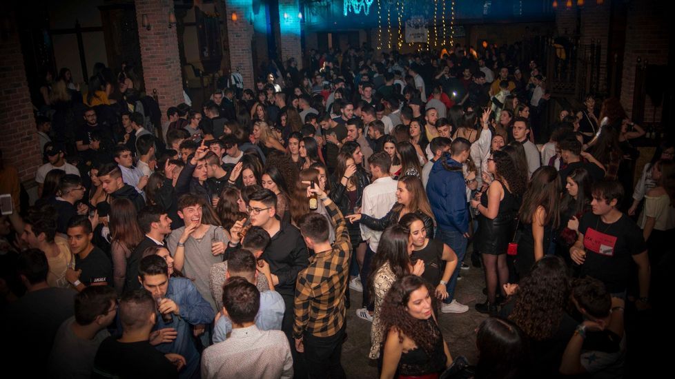 Fiesta Hijos del Perreo en la discoteca Litmar de Sarria en diciembre