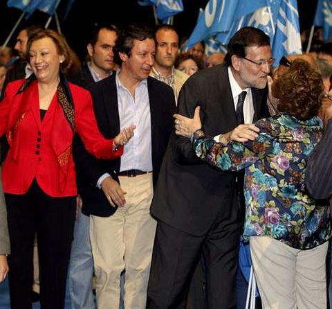 Rajoy inici su campaa en Zaragoza, acompaado de Luisa Fernanda Rudi y Floriano.