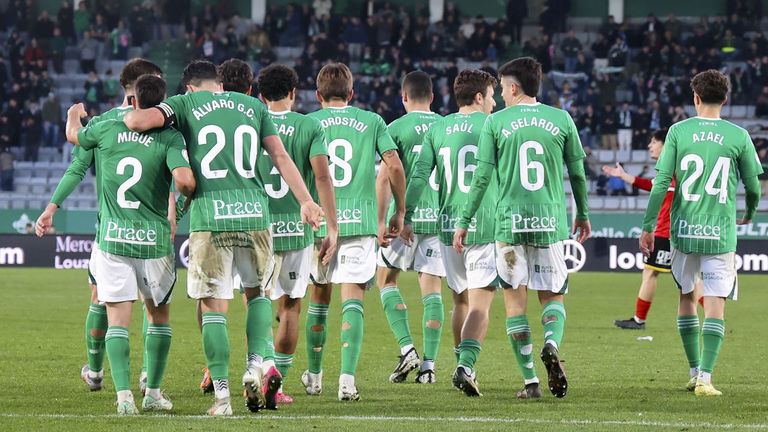 La marea verde espera que el Racing Club Ferrol suba el listón en la segunda vuelta: «Hai equipo para estar máis arriba»