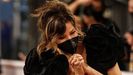La actriz estadounidense Gina Gershon posa en la alfombra roja donostiarra en la presentacin este viernes del filme de Woody Allen Rifkin's Festival