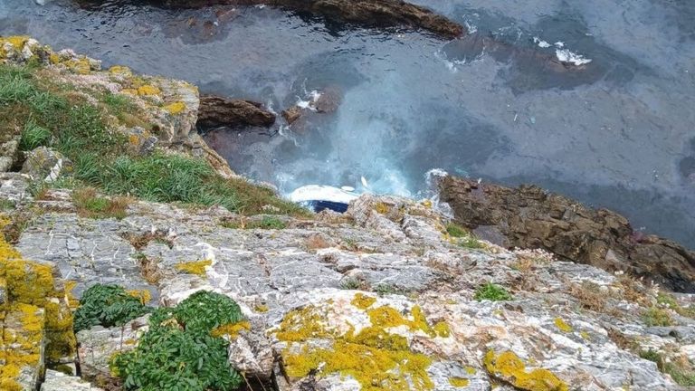 Buscan en la costa asturiana al tripulante de una embarcación francesa desaparecida