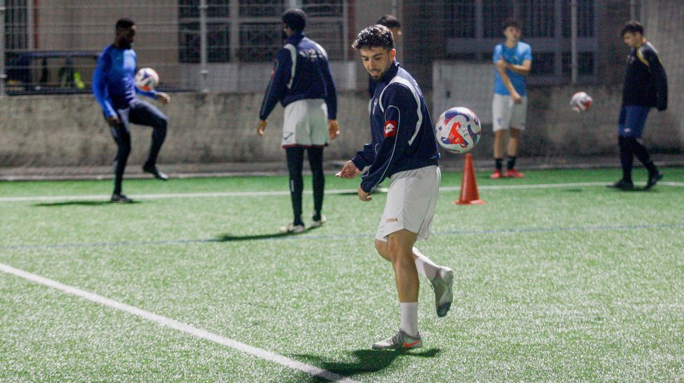De izquierda a derecha, Nicolás Vázquez, secretario xeral; Antonio Macho, colegiado distinguido; María Gandoy, directora de Proyectos de Votorantim Cimentos España y Manuel Rodríguez, decano del Colegio Oficial de Químicos de Galicia.