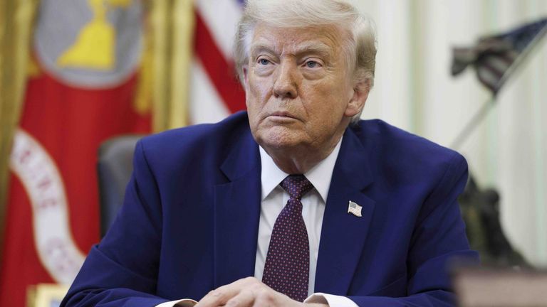 Golpe a Trump en el Congreso: la Cámara Baja, con mayoría republicana, vota por primera vez contra la guerra de Irán