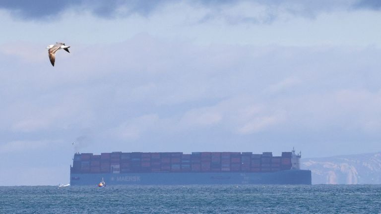 Maersk vuelve a transitar por el canal de Suez tras estabilizarse la situación en el mar Rojo