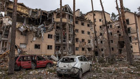 Viviendas bombardeada en una localidad cerca a Kiev.