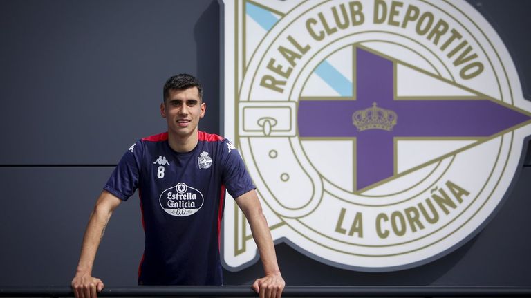 El Deportivo prolonga el contrato de Diego Villares hasta el