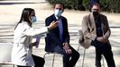 Inés Arrimadas, Edmundo Bal y el juez de la Audiencia Nacional Eloy Velasco en el encuentro «Por un poder judicial independiente» que se celebró hoy ante la sede del Tribunal Supremo