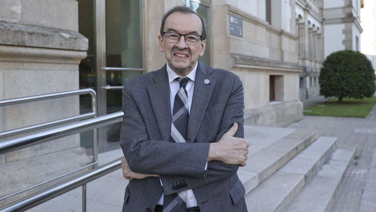José Alberto Díez de Castro: «En Medicina nunca va a haber una solución, siempre va a estar latente»