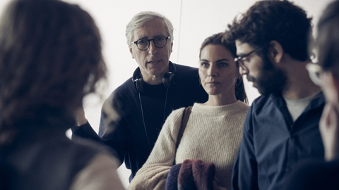 El director de cine David Trueba y la actriz Amaia Salamanca, durante el rodaje de �Siempre es invierno�
