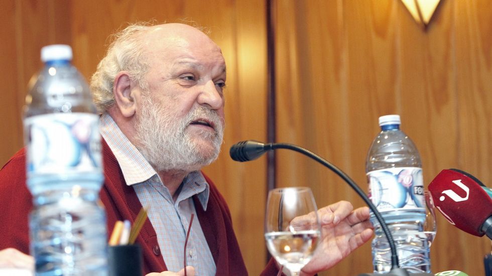 Jos� Camilo L�pez nunha exposici�n de fotograf�a de natureza que presentou anteriormente en B�veda