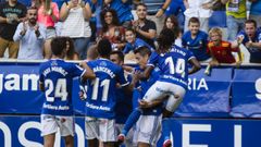 Gol Joselu Real Oviedo Elche Carlos Tartiere.Los futbolistas azules celebran el gol de Joselu al Elche